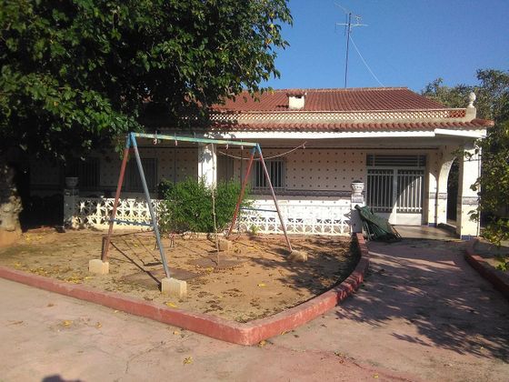 Foto 2 de Chalet en venta en calle De Marchuquera de 8 habitaciones con terraza y piscina