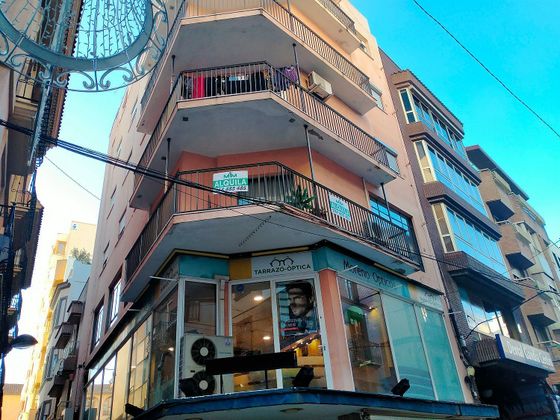 Foto 1 de Alquiler de oficina en calle Beneficencia con terraza y aire acondicionado