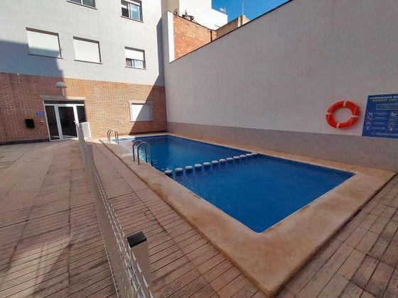 Foto 1 de Venta de piso en calle L´Om de 3 habitaciones con terraza y piscina