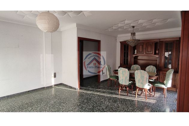 Foto 1 de Pis en venda a calle Bajada Carmen de 4 habitacions amb terrassa i balcó
