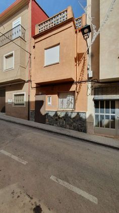 Foto 1 de Venta de casa adosada en Bèlgida de 4 habitaciones con terraza