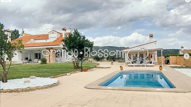 Foto 2 de Casa en venda a El Fondo de les Neus-El Hondon de las Nieves de 5 habitacions amb terrassa i piscina
