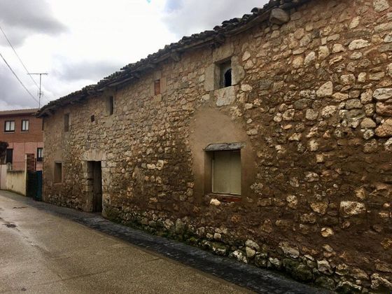 Foto 2 de Venta de chalet en Villalbilla de Burgos de 1 habitación con jardín