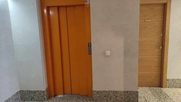Foto 2 de Venta de piso en Plaza España - Villa Pilar - Reyes Católicos - Vadillos de 3 habitaciones con calefacción y ascensor