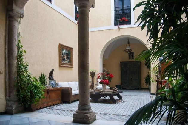 Foto 1 de Casa en venda a Centro - Mérida de 11 habitacions amb terrassa i garatge