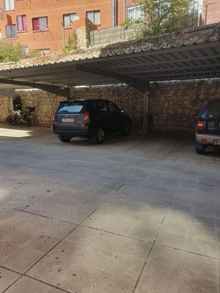 Foto 1 de Alquiler de garaje en Plaza España - Villa Pilar - Reyes Católicos - Vadillos de 886 m²