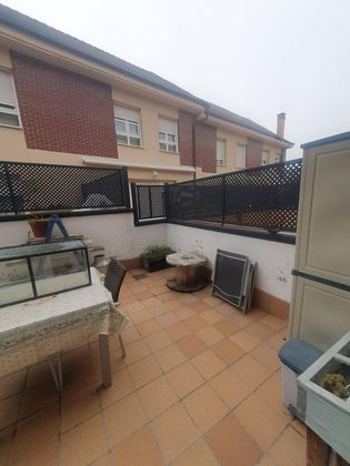 Foto 2 de Casa en venta en Villatoro de 4 habitaciones con terraza y garaje