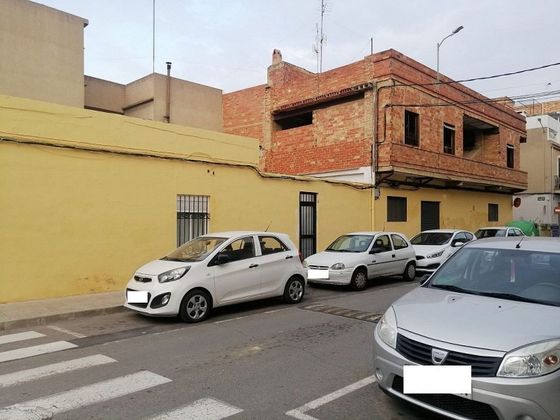 Foto 1 de Casa en venta en avenida Paiporta de 3 habitaciones con terraza y garaje
