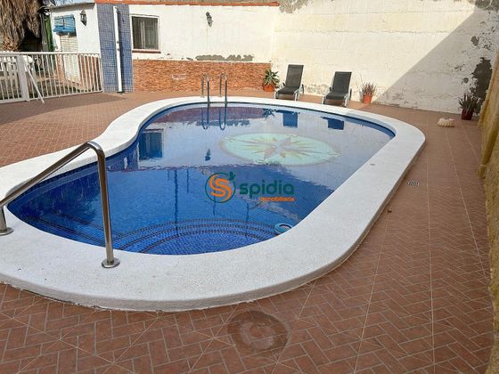 Foto 1 de Chalet en venta en Águilas ciudad de 2 habitaciones con terraza y piscina