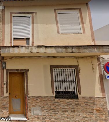 Foto 2 de Venta de casa adosada en calle Cataluña de 3 habitaciones y 130 m²