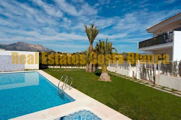 Foto 2 de Edifici en venda a Alfaz del Pi Pueblo-Urbanizaciones amb piscina