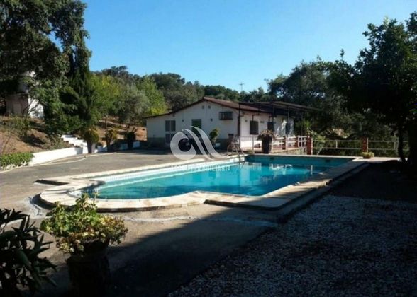 Foto 1 de Venta de casa en Huerta de la Reina - Trassierra de 3 habitaciones con terraza y piscina