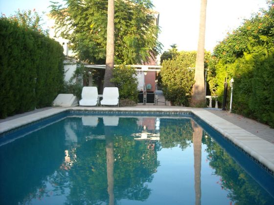 Foto 2 de Venta de casa en El Perelló - Les Palmeres - Mareny de Barraquetes de 6 habitaciones con terraza y piscina