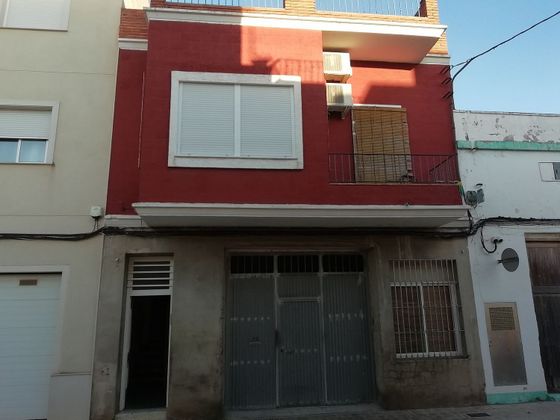 Foto 2 de Casa adosada en venta en calle Mariano Benlliure de 3 habitaciones con terraza y garaje