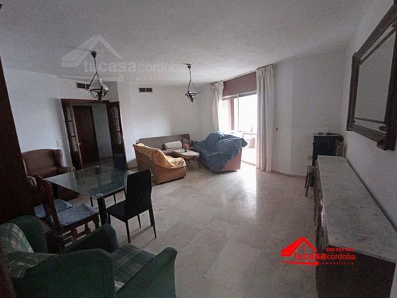 Foto 1 de Pis en venda a Ollerías - San Cayetano de 5 habitacions amb terrassa i ascensor