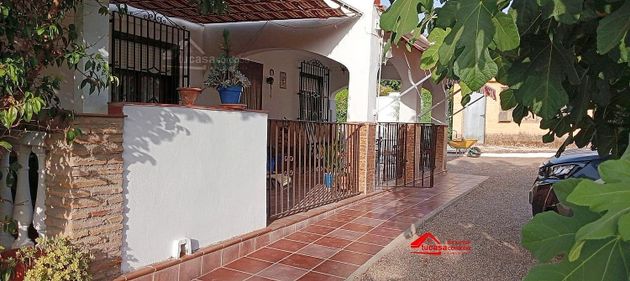 Foto 2 de Casa rural en venda a Poniente-Norte - Miralbaida - Parque Azahara de 3 habitacions amb piscina i calefacció