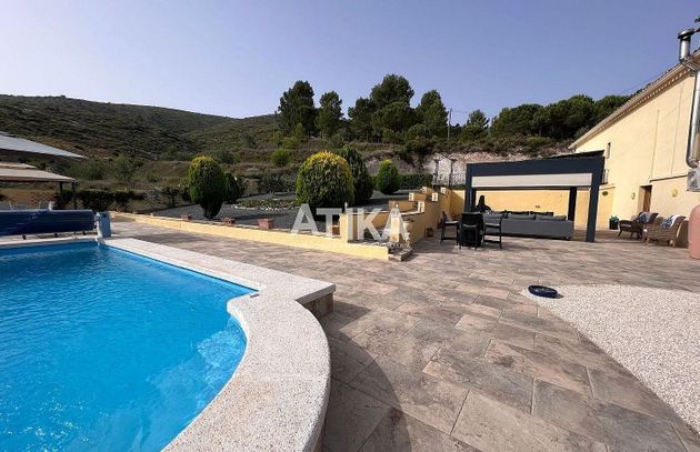 Foto 2 de Xalet en venda a Ontinyent de 4 habitacions amb terrassa i piscina