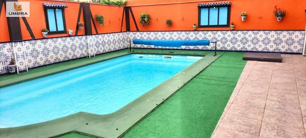 Foto 1 de Xalet en venda a Cuevas - Ilustración de 4 habitacions amb terrassa i piscina