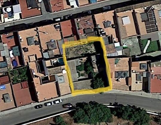 Foto 1 de Venta de terreno en Carmona de 526 m²