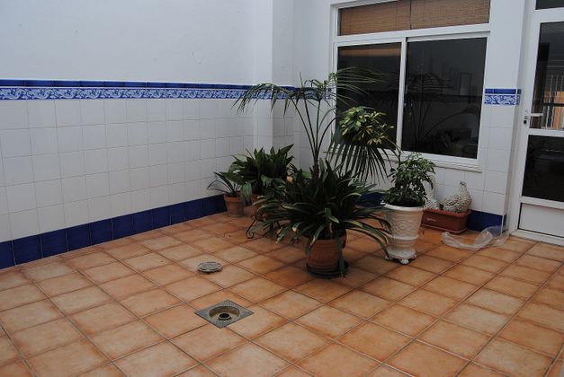 Foto 2 de Chalet en venta en Almussafes de 6 habitaciones con terraza y balcón