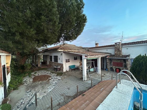 Foto 1 de Xalet en venda a Talamanca de Jarama de 3 habitacions amb terrassa i piscina