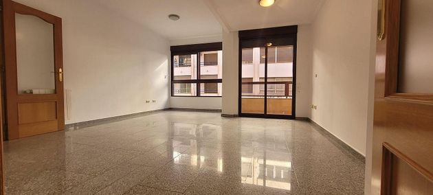 Foto 1 de Venta de piso en Parque de la Bombilla-Pla de Rascanya de 3 habitaciones con terraza y garaje