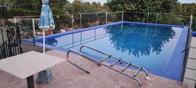 Foto 2 de Xalet en venda a Casinos de 4 habitacions amb terrassa i piscina