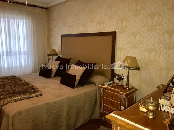 Foto 2 de Piso en venta en calle Alfonso X El Sabio de 3 habitaciones con balcón y aire acondicionado