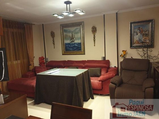 Foto 2 de Dúplex en venda a Torredonjimeno de 3 habitacions amb garatge i aire acondicionat