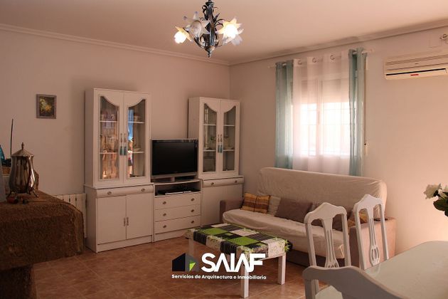 Foto 1 de Casa adossada en venda a plaza Bachiller Carrasco de 1 habitació amb terrassa i aire acondicionat