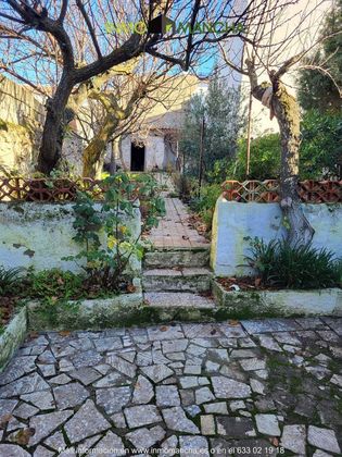 Foto 2 de Casa adossada en venda a calle Patronato Francisco Franco de 4 habitacions amb jardí
