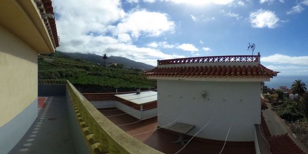Foto 1 de Venta de casa rural en Victoria de Acentejo (La) de 5 habitaciones con terraza y balcón