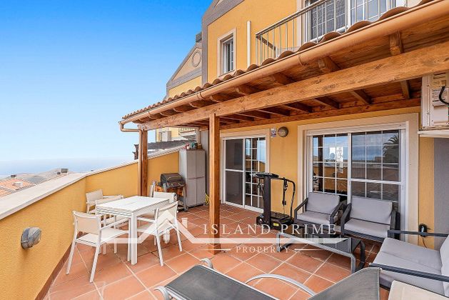 Foto 1 de Casa en venda a calle Jose Hernandez Alfonso de 3 habitacions amb terrassa i piscina