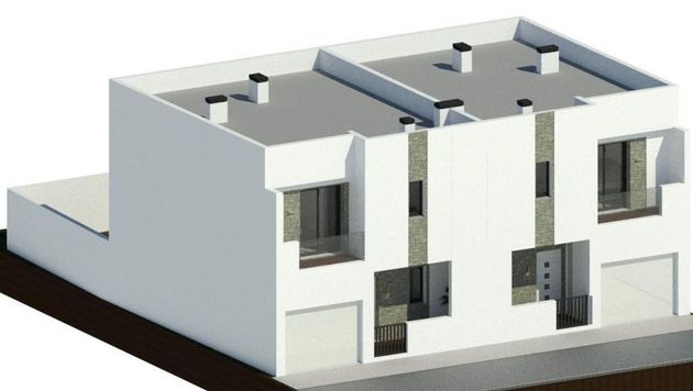 Foto 1 de Casa adossada en venda a Cúllar Vega de 3 habitacions amb terrassa i garatge