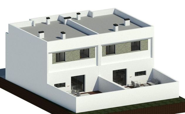 Foto 2 de Venta de casa adosada en Cúllar Vega de 3 habitaciones con terraza y garaje