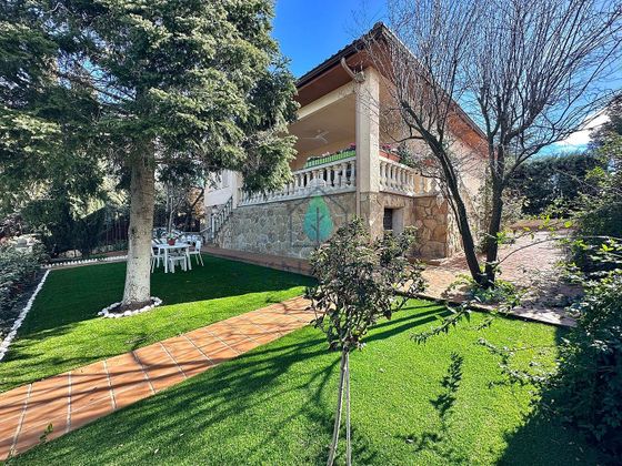 Foto 1 de Xalet en venda a Cerro de Alarcón - Puente La Sierra - Mirador del Romero de 4 habitacions amb terrassa i piscina