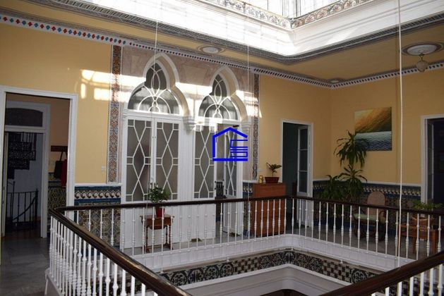 Foto 1 de Casa en venda a Puerto Real de 11 habitacions amb terrassa i garatge