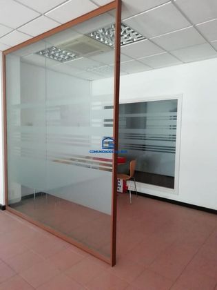 Foto 1 de Alquiler de local en Cortadura - Zona Franca  de 155 m²