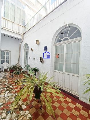 Foto 2 de Casa en venda a Puerto Real de 9 habitacions amb terrassa