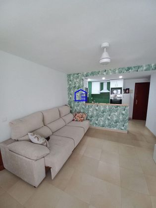 Foto 1 de Alquiler de piso en Playa Stª Mª del Mar - Playa Victoria de 2 habitaciones con terraza y muebles