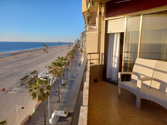 Foto 1 de Venta de piso en Playa Stª Mª del Mar - Playa Victoria de 5 habitaciones con terraza y garaje