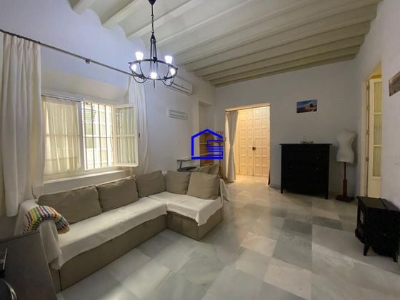Foto 1 de Alquiler de piso en Centro Histórico - Plaza España de 1 habitación con muebles y aire acondicionado