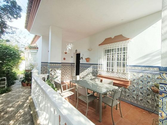 Foto 1 de Xalet en venda a Puerto Real de 4 habitacions amb terrassa i jardí