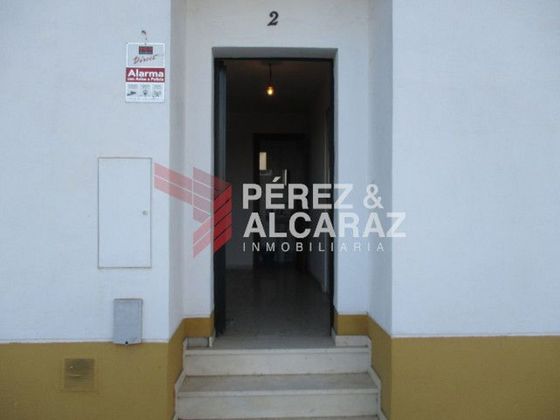 Foto 2 de Casa adossada en venda a calle República Argentina de 3 habitacions amb terrassa i balcó