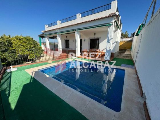 Foto 2 de Xalet en venda a calle Caracter Acebuchal de 3 habitacions amb terrassa i piscina