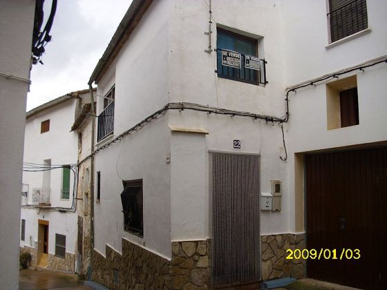 Foto 1 de Casa en venda a Chulilla de 3 habitacions amb terrassa