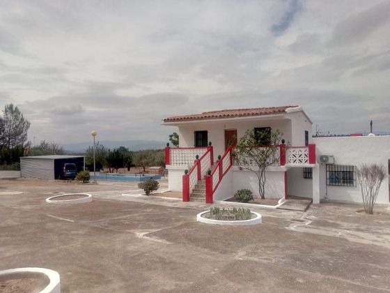 Foto 1 de Xalet en venda a Villar del Arzobispo de 5 habitacions amb terrassa i piscina