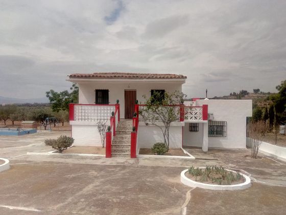 Foto 2 de Chalet en venta en Villar del Arzobispo de 5 habitaciones con terraza y piscina