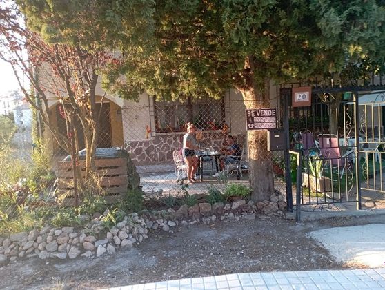 Foto 2 de Casa en venda a Andilla de 3 habitacions amb terrassa i jardí