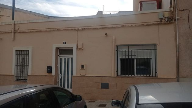 Foto 1 de Casa adosada en venta en Villar del Arzobispo de 2 habitaciones con terraza